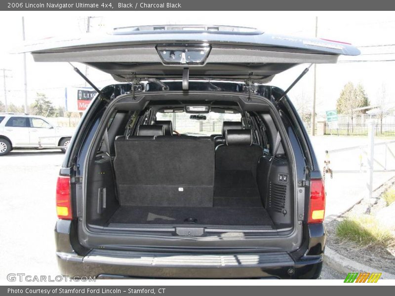 Black / Charcoal Black 2006 Lincoln Navigator Ultimate 4x4