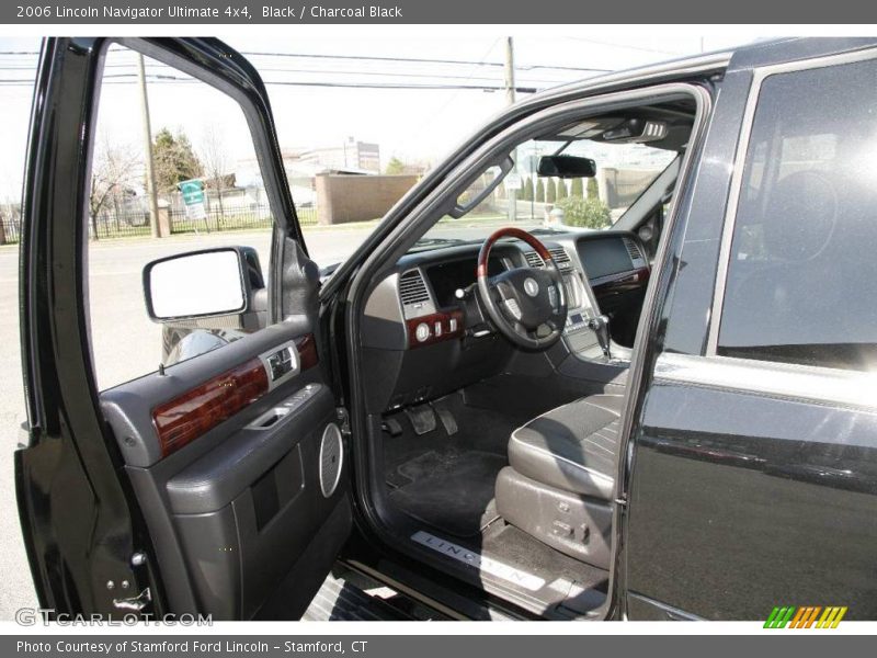 Black / Charcoal Black 2006 Lincoln Navigator Ultimate 4x4
