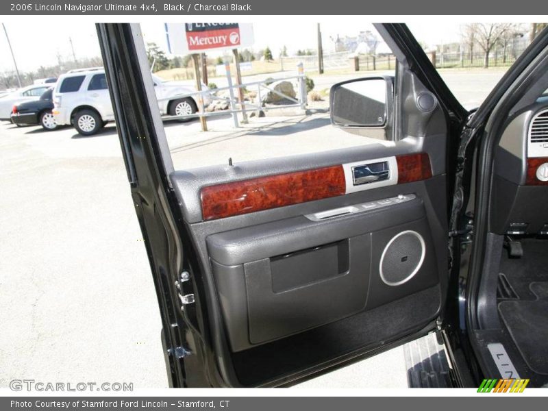 Black / Charcoal Black 2006 Lincoln Navigator Ultimate 4x4