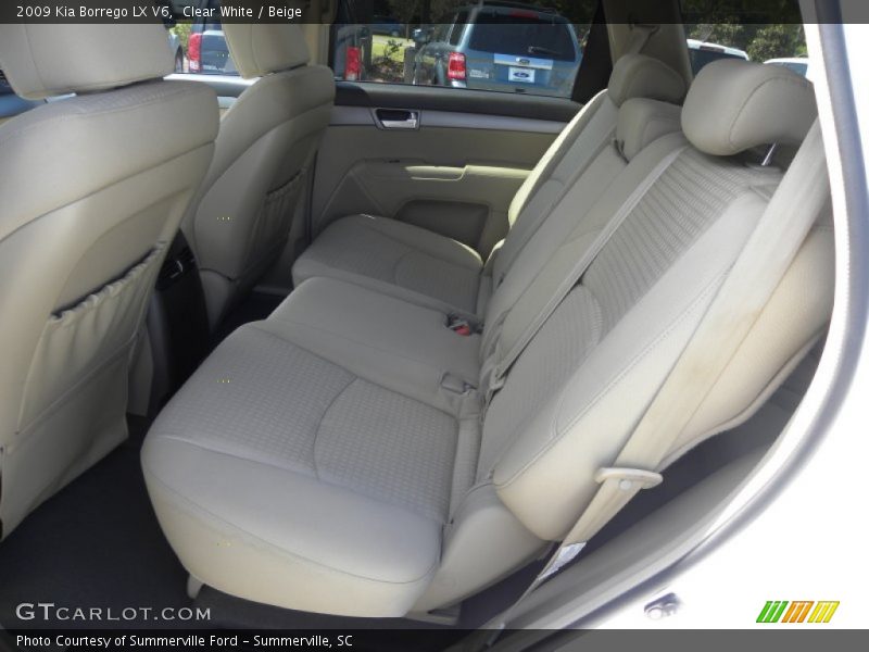 Clear White / Beige 2009 Kia Borrego LX V6