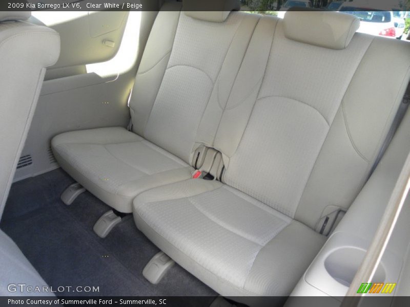 Clear White / Beige 2009 Kia Borrego LX V6