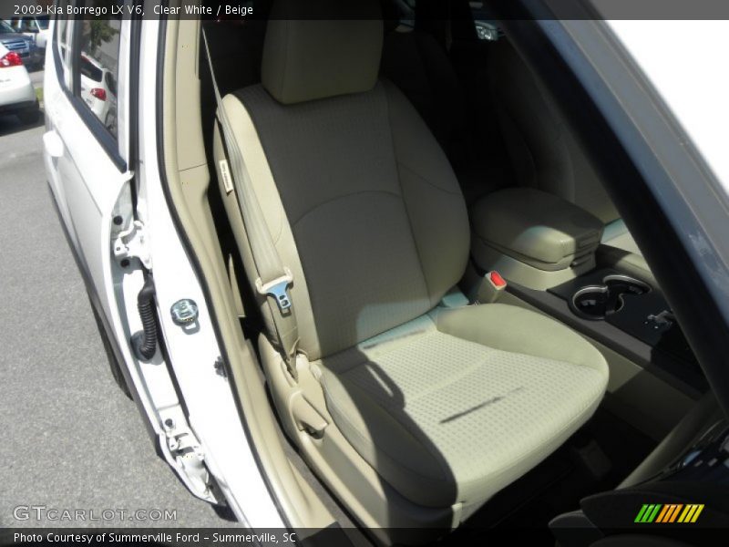 Clear White / Beige 2009 Kia Borrego LX V6
