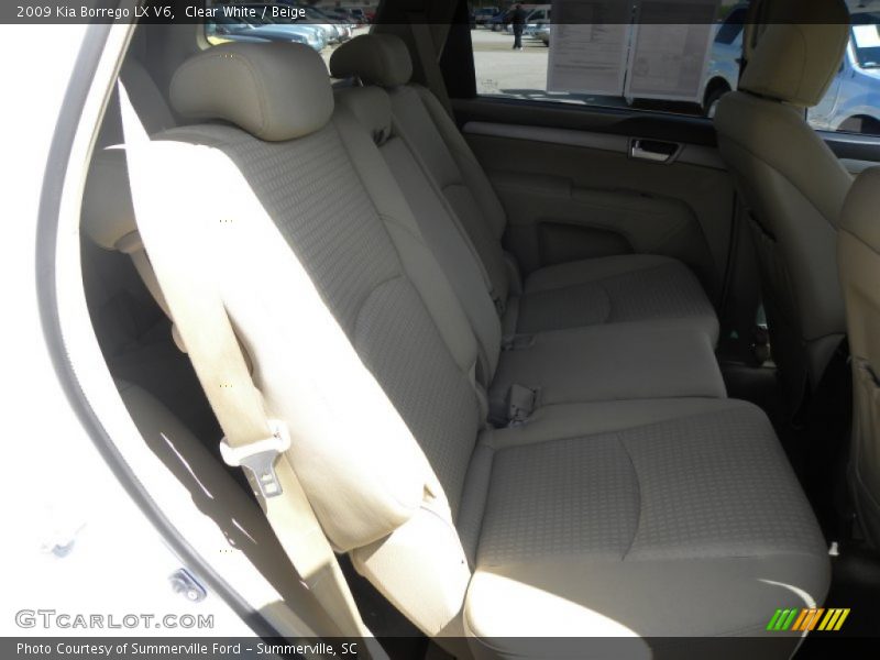 Clear White / Beige 2009 Kia Borrego LX V6