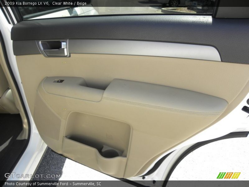 Clear White / Beige 2009 Kia Borrego LX V6