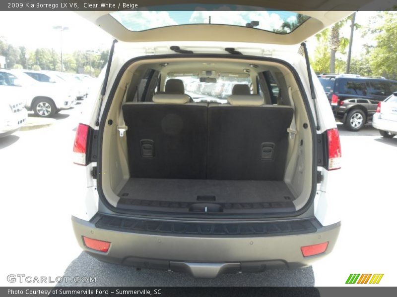Clear White / Beige 2009 Kia Borrego LX V6