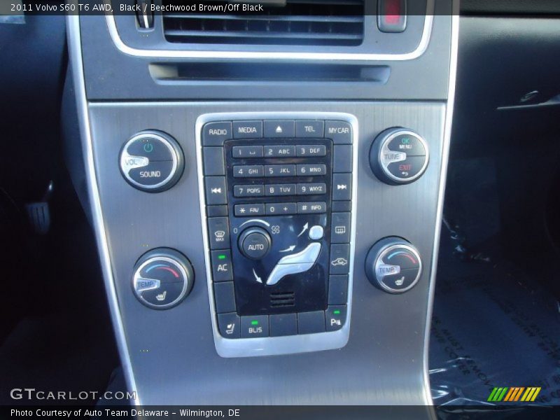 Controls of 2011 S60 T6 AWD