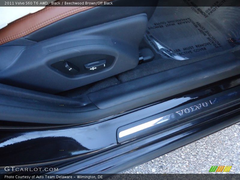 Black / Beechwood Brown/Off Black 2011 Volvo S60 T6 AWD