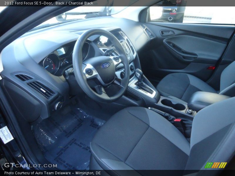 Black / Charcoal Black 2012 Ford Focus SE 5-Door