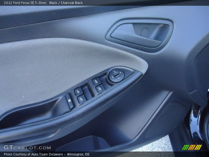 Black / Charcoal Black 2012 Ford Focus SE 5-Door