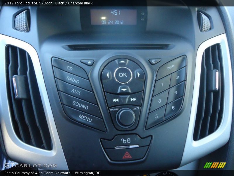 Black / Charcoal Black 2012 Ford Focus SE 5-Door
