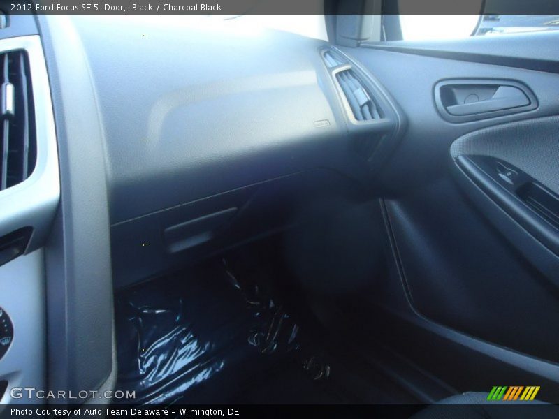 Black / Charcoal Black 2012 Ford Focus SE 5-Door