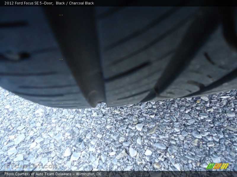 Black / Charcoal Black 2012 Ford Focus SE 5-Door