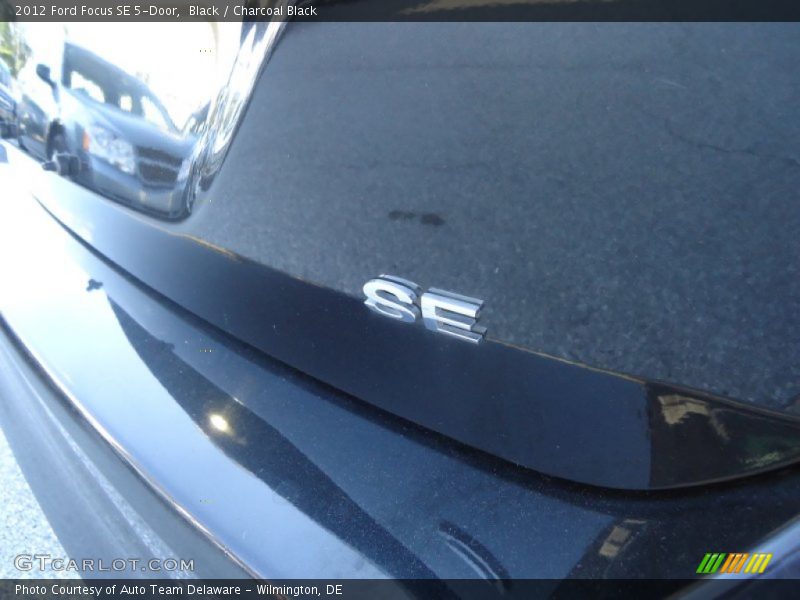 Black / Charcoal Black 2012 Ford Focus SE 5-Door