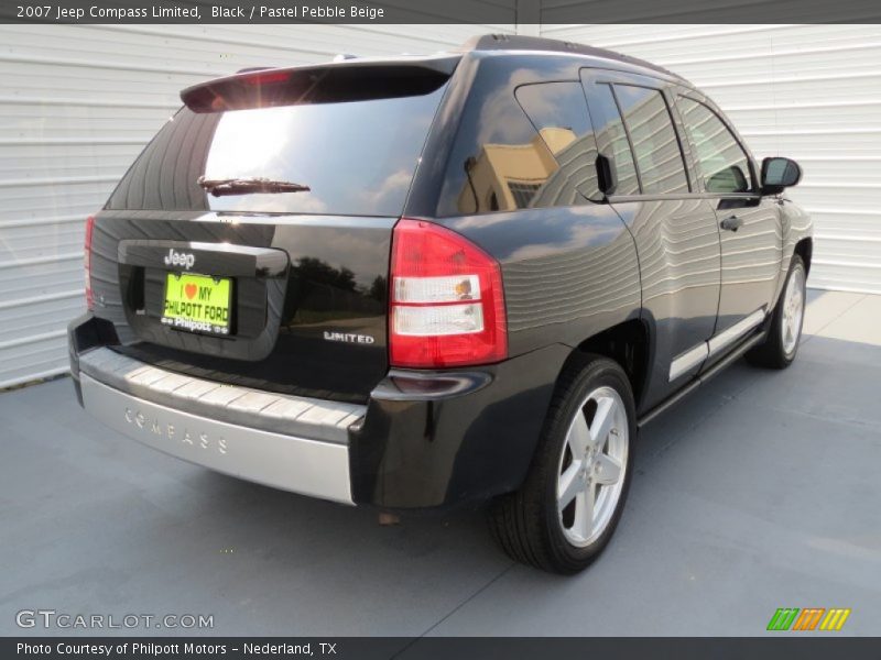 Black / Pastel Pebble Beige 2007 Jeep Compass Limited