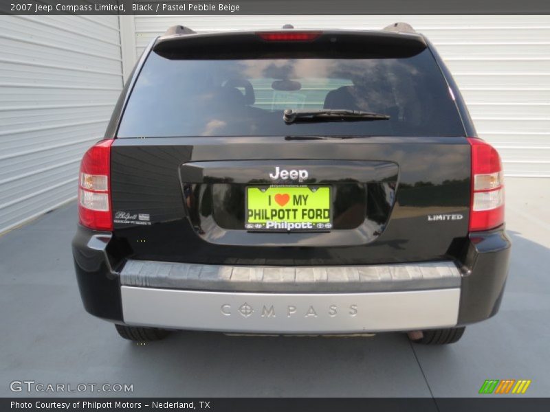 Black / Pastel Pebble Beige 2007 Jeep Compass Limited