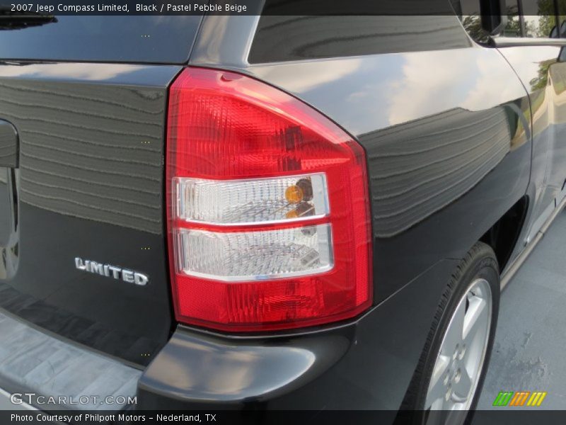 Black / Pastel Pebble Beige 2007 Jeep Compass Limited