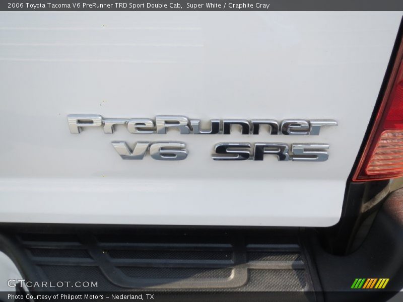 Super White / Graphite Gray 2006 Toyota Tacoma V6 PreRunner TRD Sport Double Cab