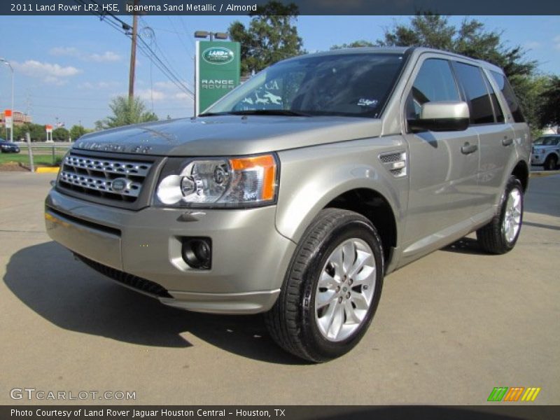 Front 3/4 View of 2011 LR2 HSE