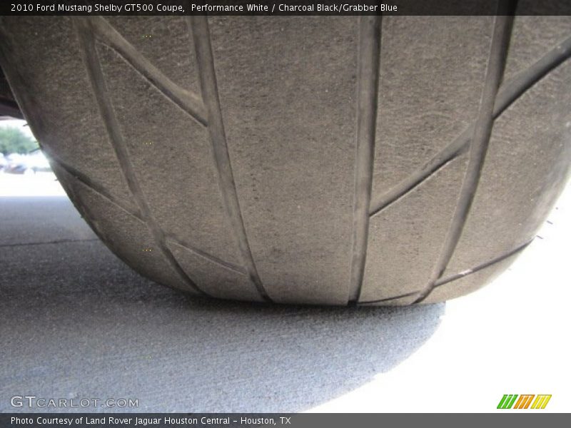 Performance White / Charcoal Black/Grabber Blue 2010 Ford Mustang Shelby GT500 Coupe