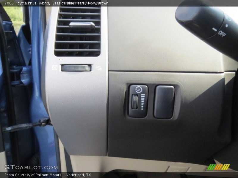 Seaside Blue Pearl / Ivory/Brown 2005 Toyota Prius Hybrid