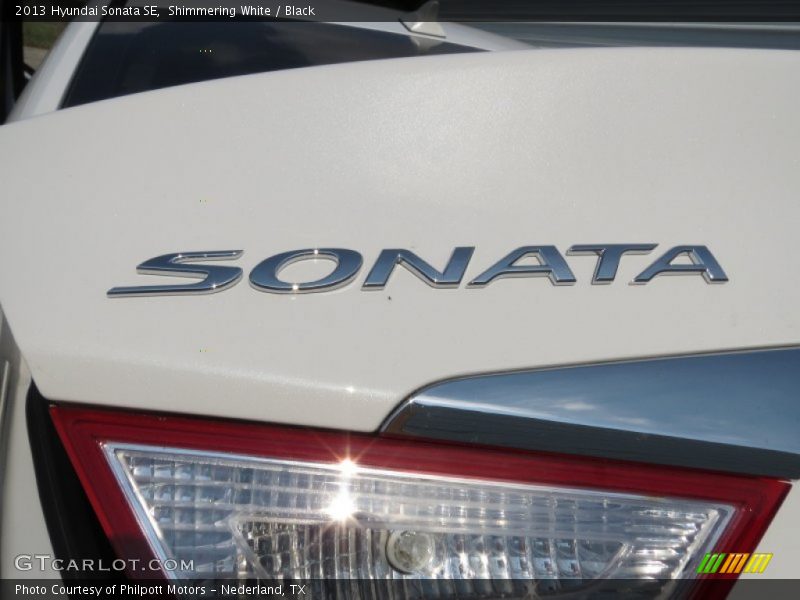 Shimmering White / Black 2013 Hyundai Sonata SE