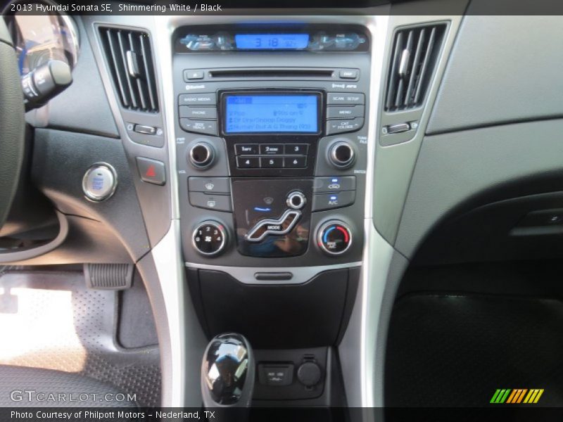 Shimmering White / Black 2013 Hyundai Sonata SE