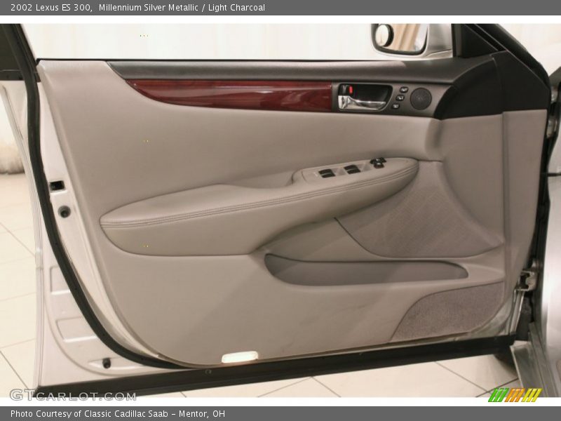 Millennium Silver Metallic / Light Charcoal 2002 Lexus ES 300