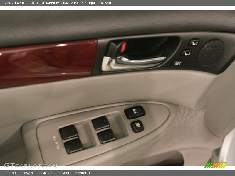 Millennium Silver Metallic / Light Charcoal 2002 Lexus ES 300