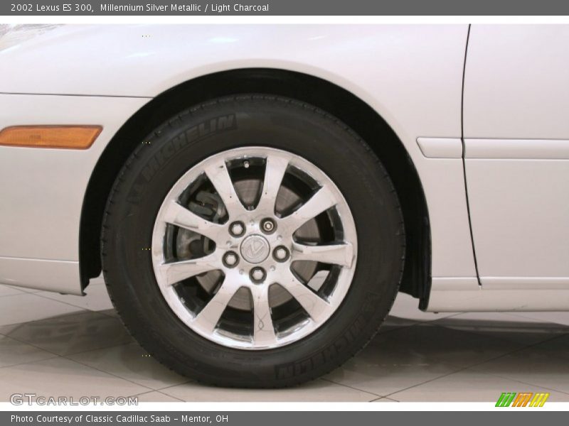 Millennium Silver Metallic / Light Charcoal 2002 Lexus ES 300