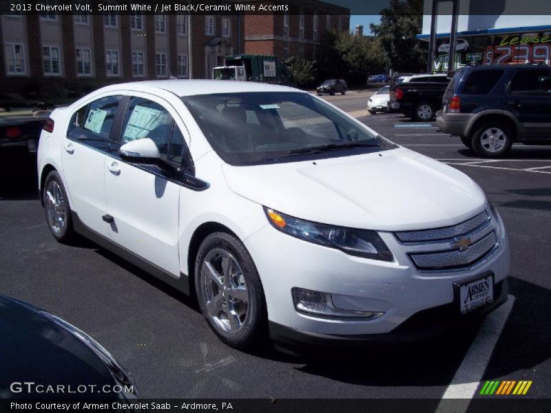 Front 3/4 View of 2013 Volt 