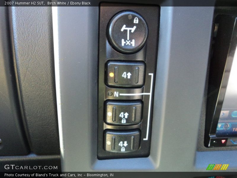 Birch White / Ebony Black 2007 Hummer H2 SUT