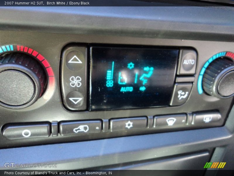Birch White / Ebony Black 2007 Hummer H2 SUT