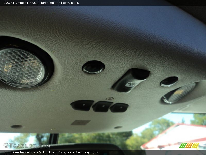 Birch White / Ebony Black 2007 Hummer H2 SUT