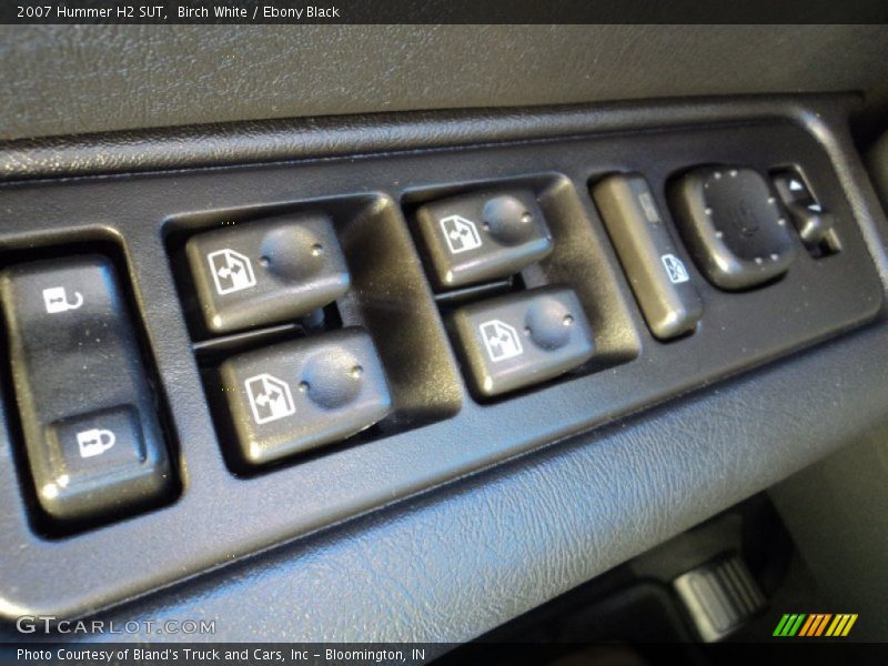 Birch White / Ebony Black 2007 Hummer H2 SUT