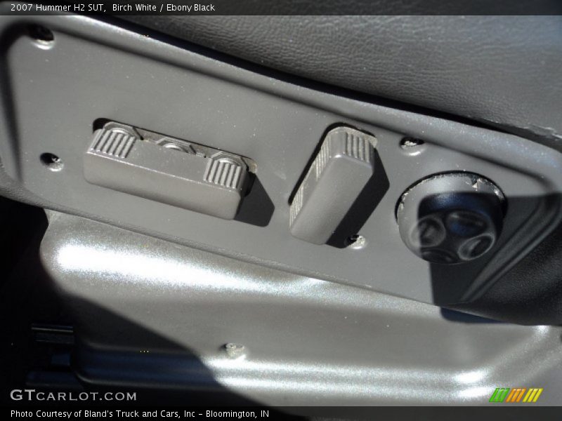 Birch White / Ebony Black 2007 Hummer H2 SUT