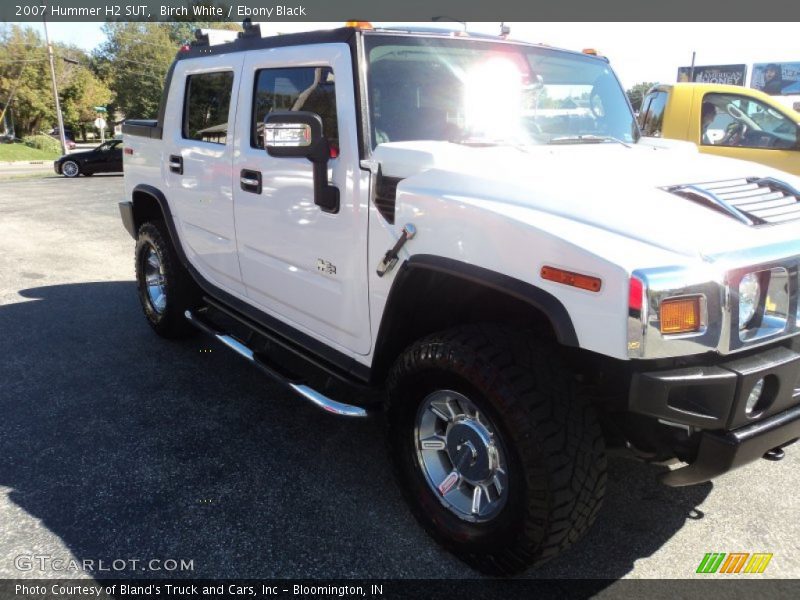 Birch White / Ebony Black 2007 Hummer H2 SUT