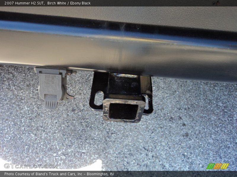 Birch White / Ebony Black 2007 Hummer H2 SUT