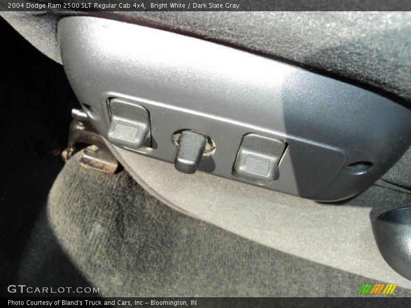 Bright White / Dark Slate Gray 2004 Dodge Ram 2500 SLT Regular Cab 4x4