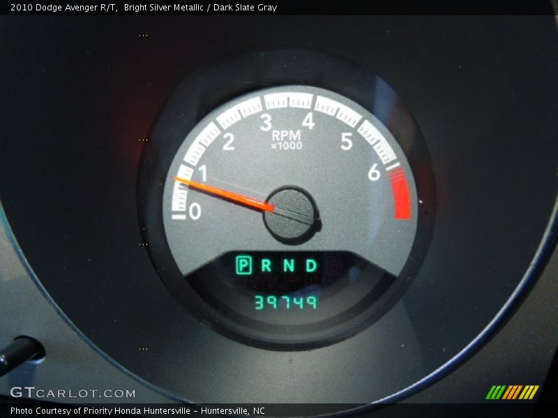Bright Silver Metallic / Dark Slate Gray 2010 Dodge Avenger R/T
