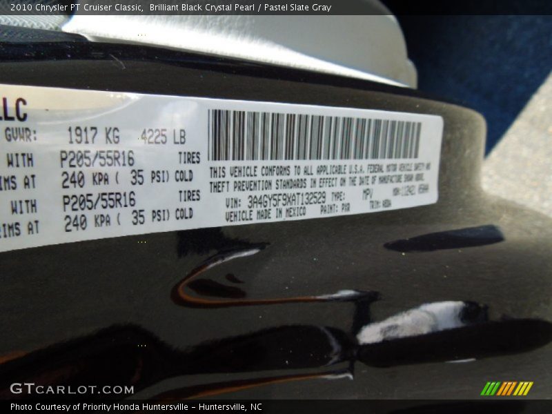Brilliant Black Crystal Pearl / Pastel Slate Gray 2010 Chrysler PT Cruiser Classic