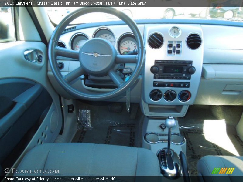 Brilliant Black Crystal Pearl / Pastel Slate Gray 2010 Chrysler PT Cruiser Classic