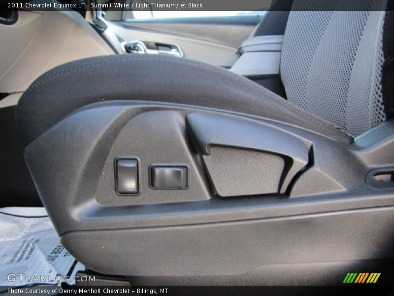 Summit White / Light Titanium/Jet Black 2011 Chevrolet Equinox LT