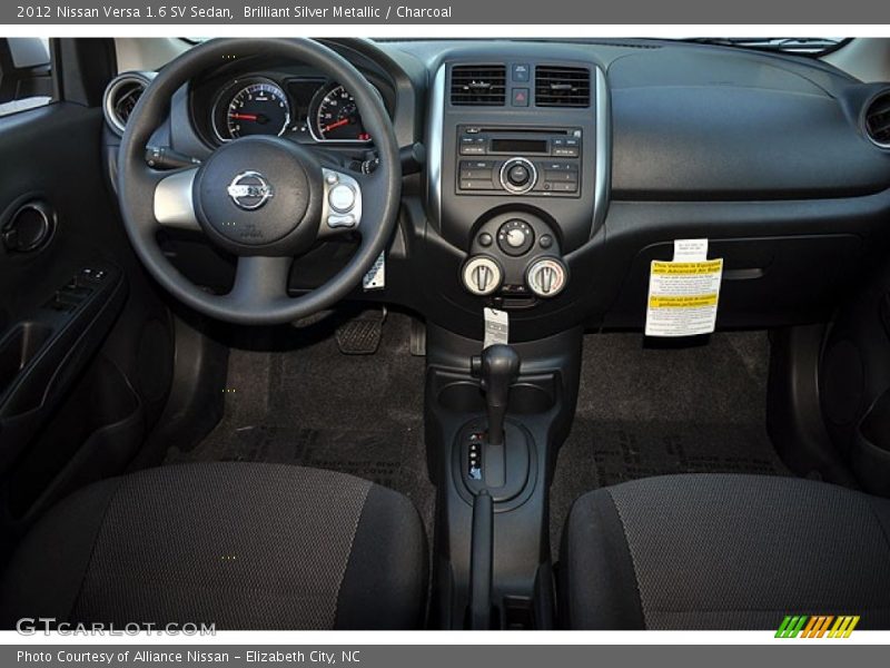 Dashboard of 2012 Versa 1.6 SV Sedan