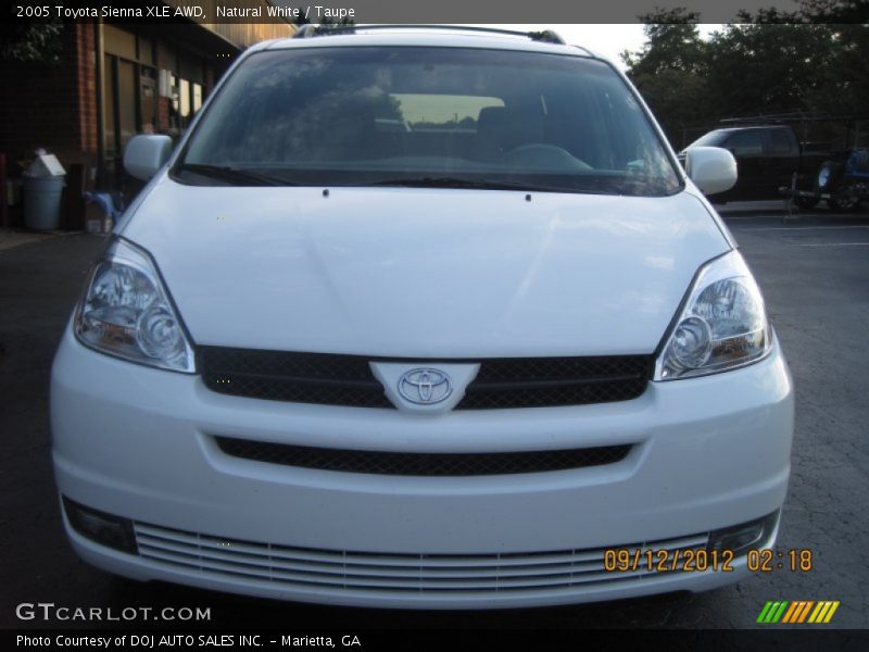 Natural White / Taupe 2005 Toyota Sienna XLE AWD