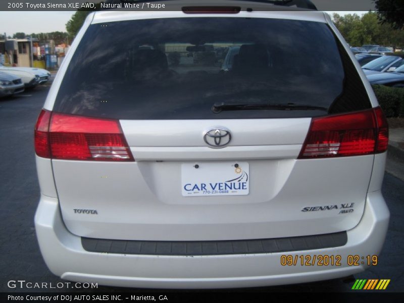 Natural White / Taupe 2005 Toyota Sienna XLE AWD