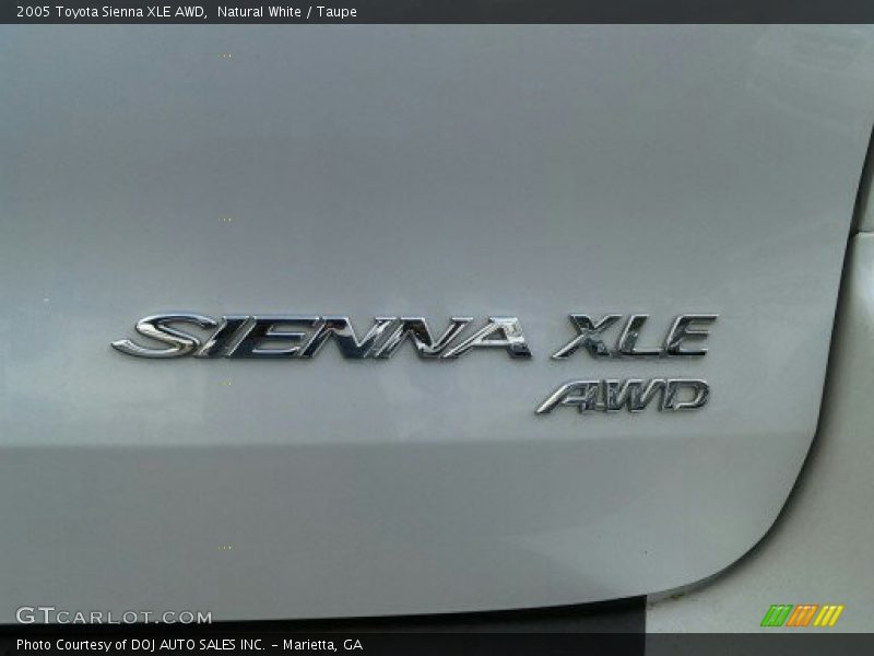 Natural White / Taupe 2005 Toyota Sienna XLE AWD