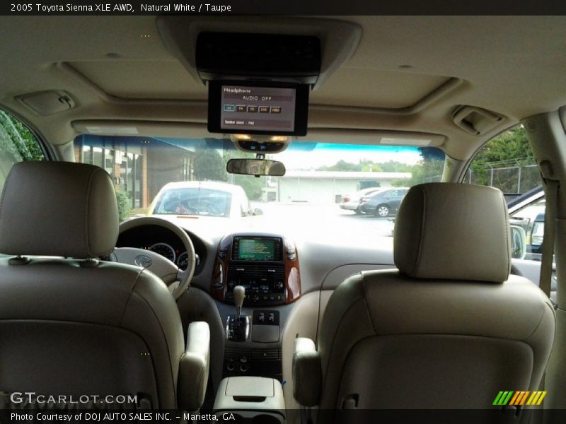 Natural White / Taupe 2005 Toyota Sienna XLE AWD