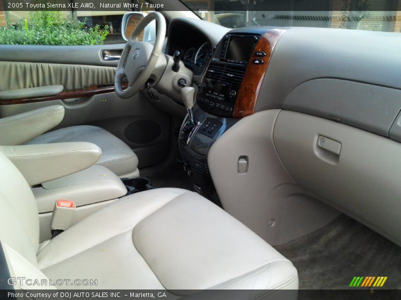 Natural White / Taupe 2005 Toyota Sienna XLE AWD