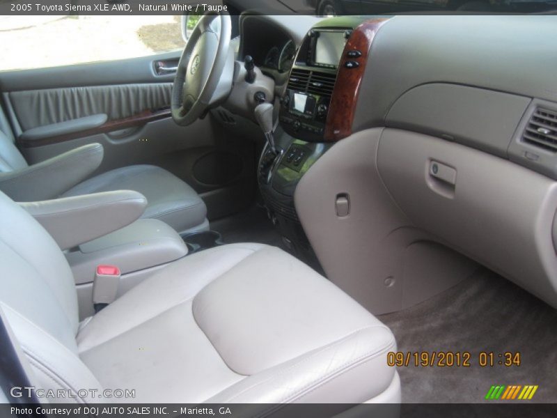 Natural White / Taupe 2005 Toyota Sienna XLE AWD