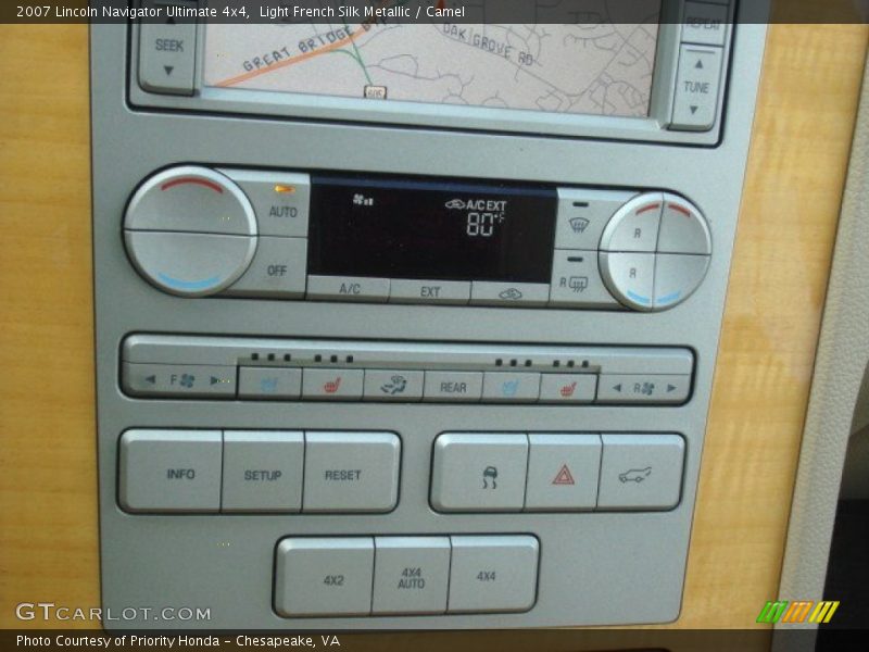 Controls of 2007 Navigator Ultimate 4x4